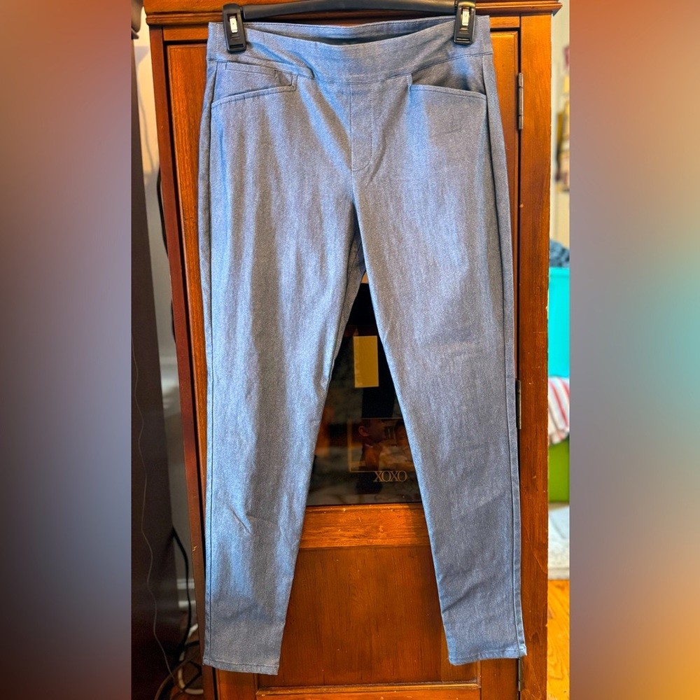 Calvin Klein Jegging Like Pull on Pants size Medium